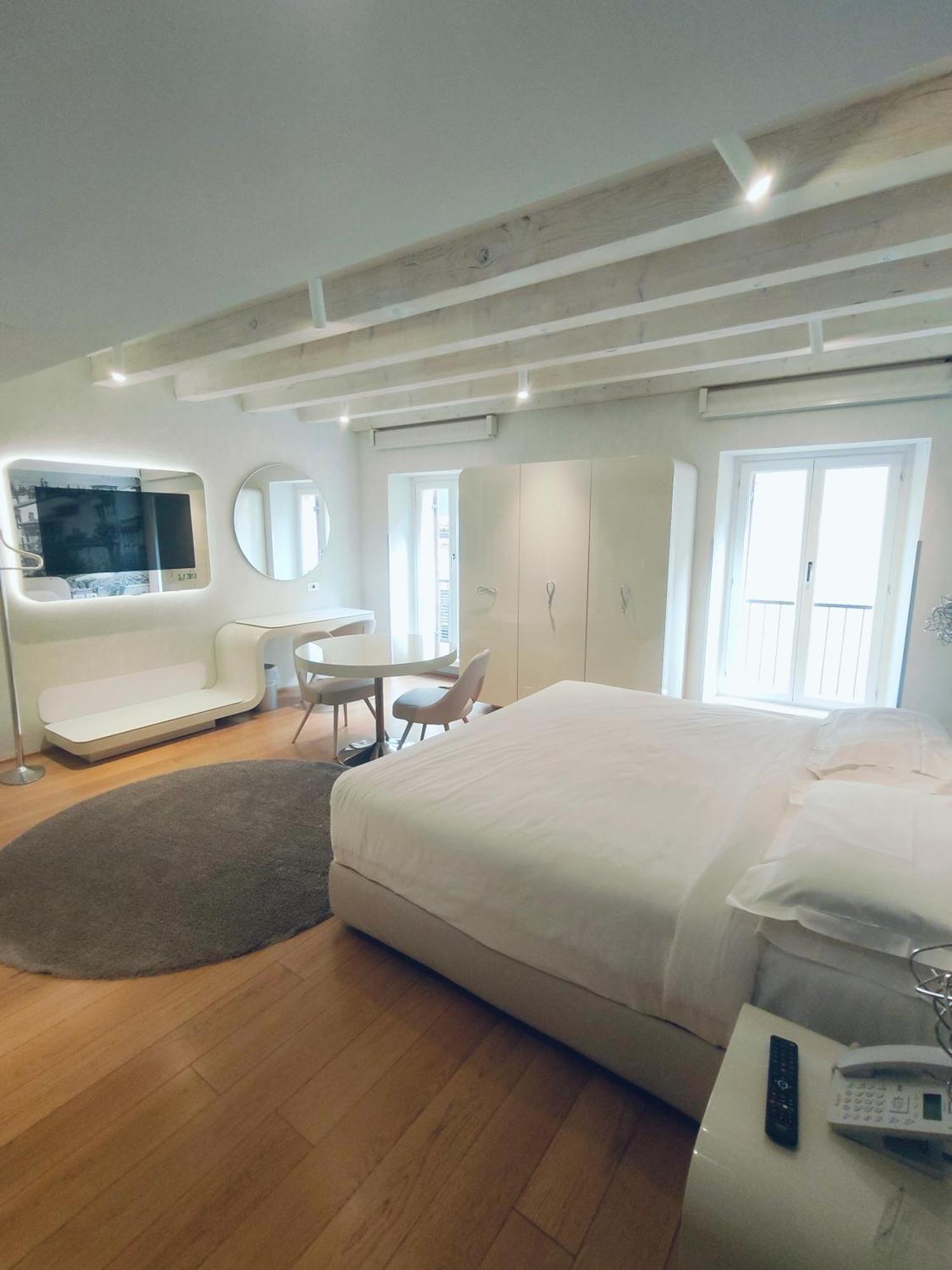 Lords Of Verona Luxury Apartments מראה חיצוני תמונה